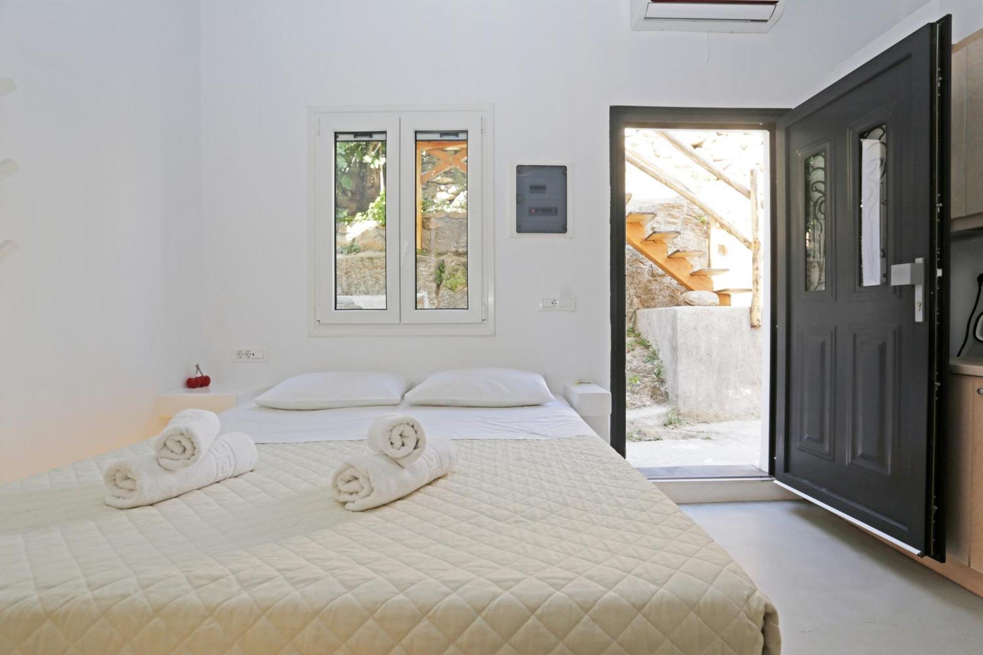 Brand New Mykonos Town Suites Exterior photo